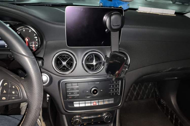 Used Mercedes-Benz GLA 2018 GLA 200 Fashion Model Audio And AC Panel