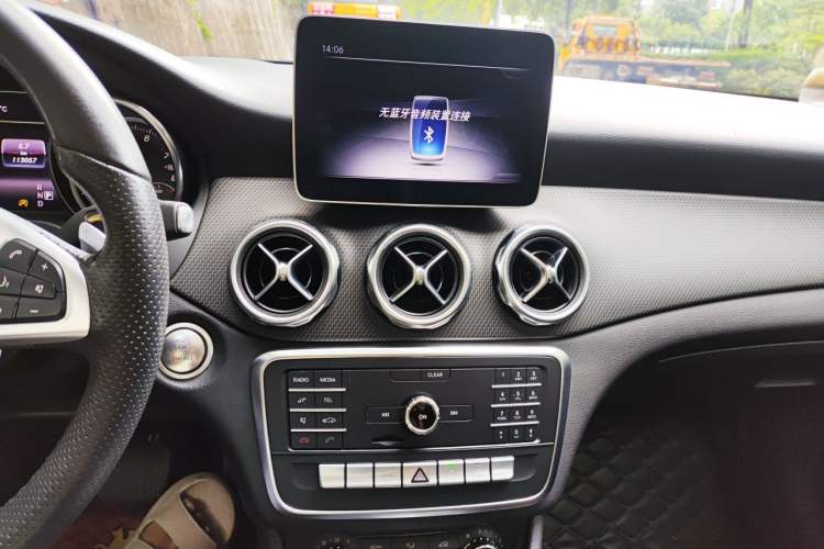 Used Mercedes-Benz GLA 2018 GLA 200 Sport Edition Audio And AC Panel