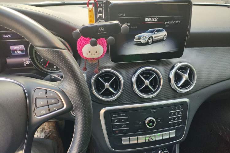 Used Mercedes-Benz GLA 2018 GLA 200 Fashion Model Audio And AC Panel