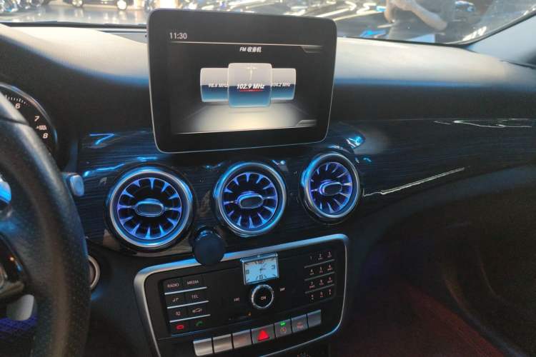 Used Mercedes-Benz GLA 2018 GLA 200 Sport Edition Audio And AC Panel