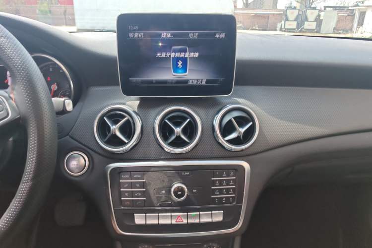 Used Mercedes-Benz GLA 2018 GLA 200 Sport Edition Audio And AC Panel
