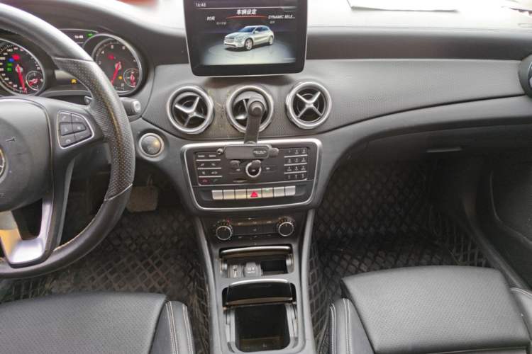 Used Mercedes-Benz GLA 2018 GLA 200 Fashion Model Audio And AC Panel