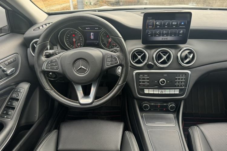 Used Mercedes-Benz GLA 2018 GLA 200 Fashion Model Audio And AC Panel