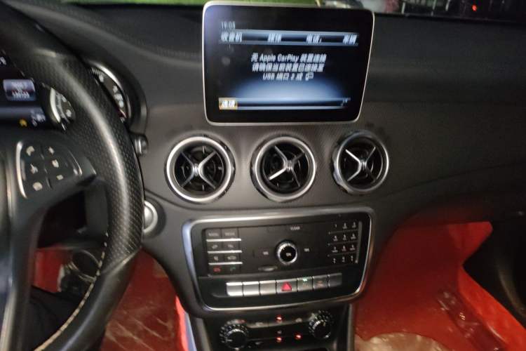 Used Mercedes-Benz GLA 2018 GLA 200 Fashion Model Audio And AC Panel