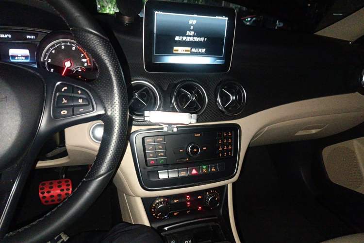 Used Mercedes-Benz GLA 2018 GLA 200 Sport Edition Audio And AC Panel