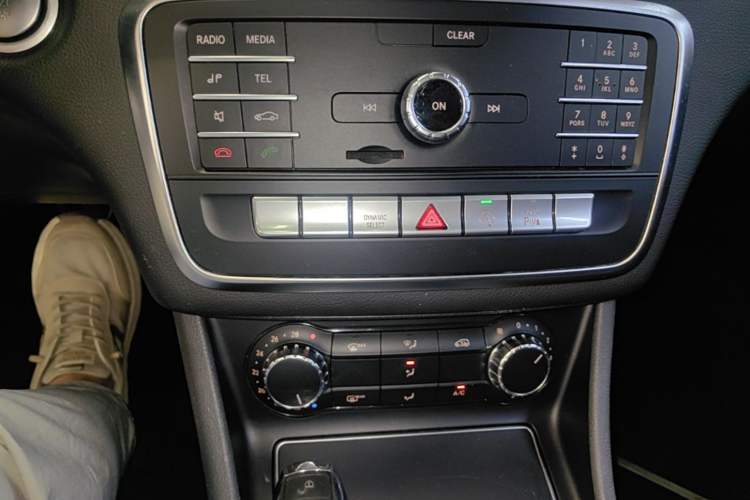 Used Mercedes-Benz GLA 2018 GLA 200 Fashion Model Audio And AC Panel