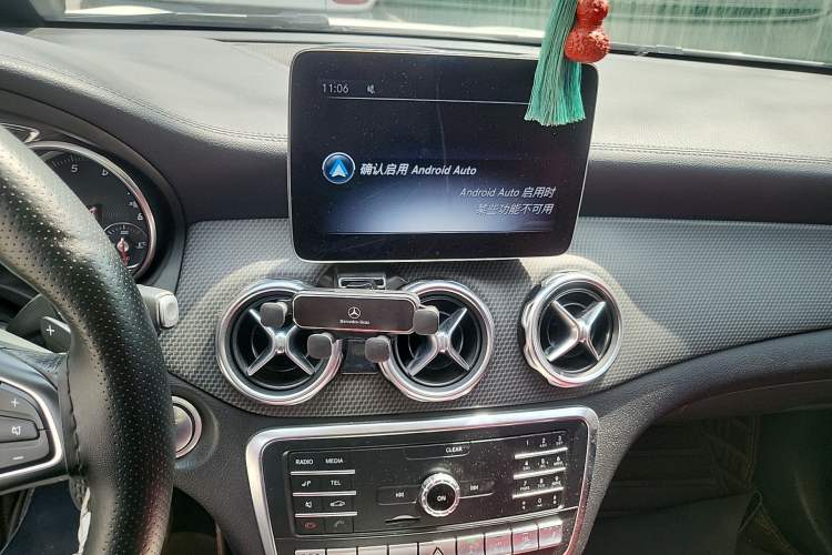 Used Mercedes-Benz GLA 2018 GLA 220 4MATIC Sport Edition Audio And AC Panel