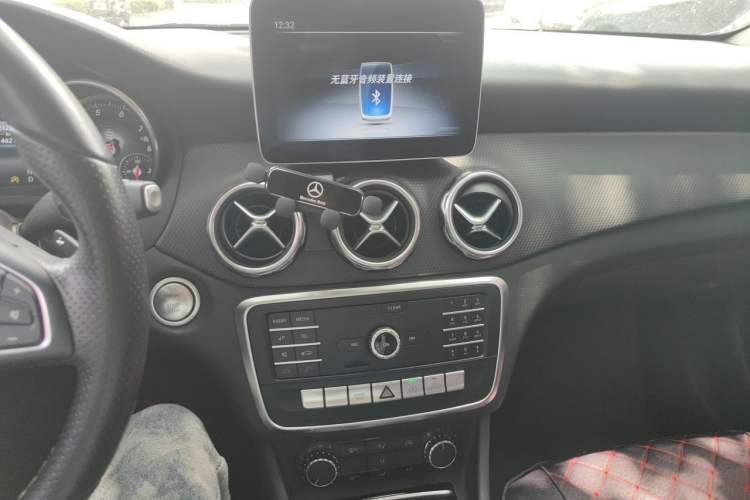 Used Mercedes-Benz GLA 2018 GLA 200 Sport Edition Audio And AC Panel