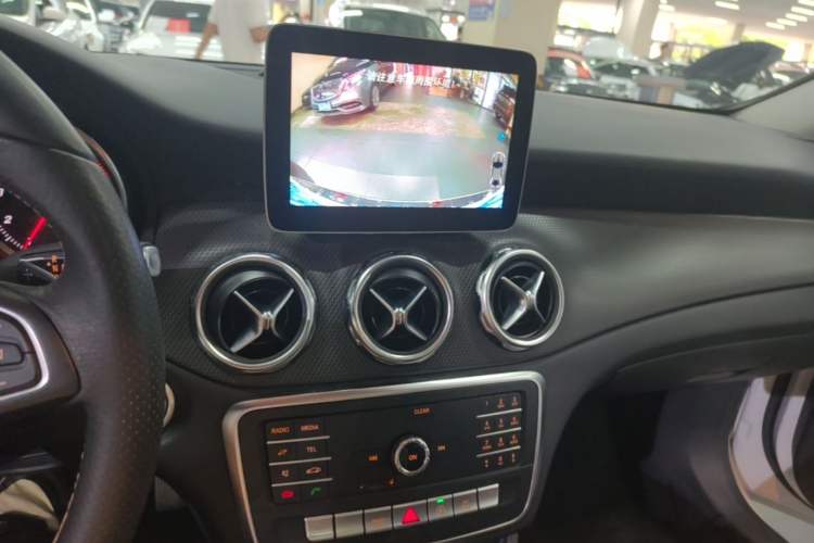 Used Mercedes-Benz GLA 2018 GLA 200 Sport Edition Audio And AC Panel