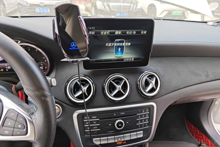 Used Mercedes-Benz GLA 2018 GLA 200 Polar Limited Edition Audio And AC Panel