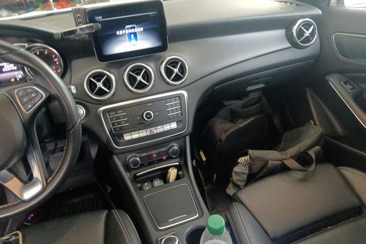Used Mercedes-Benz GLA 2018 GLA 200 Sport Edition Audio And AC Panel