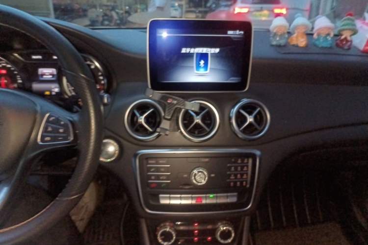 Used Mercedes-Benz GLA 2018 GLA 200 Sport Edition Audio And AC Panel