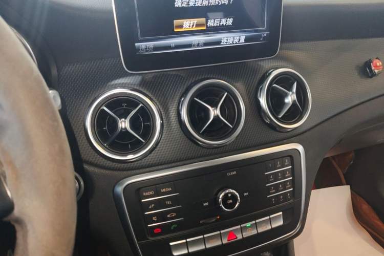 Used Mercedes-Benz GLA 2018 GLA 200 Sport Edition Audio And AC Panel