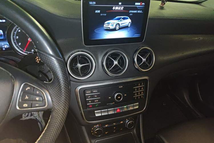Used Mercedes-Benz GLA 2018 GLA 200 Fashion Model Audio And AC Panel