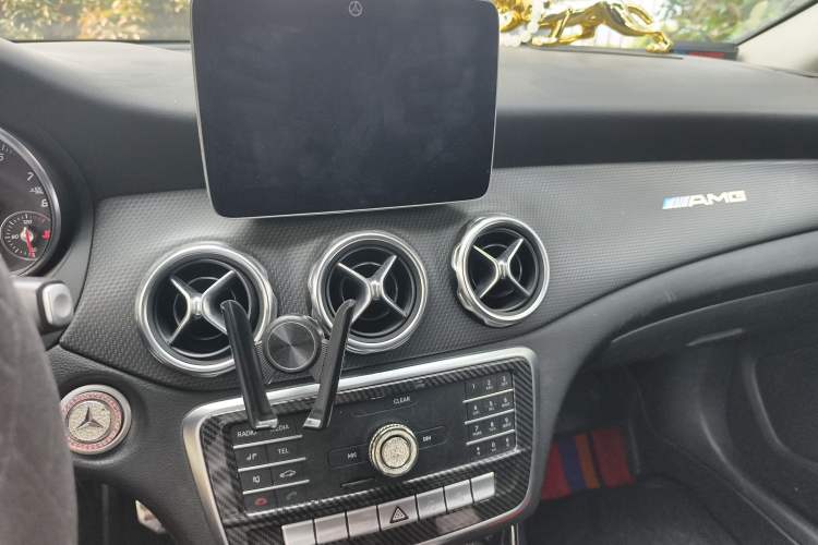 Used Mercedes-Benz GLA 2018 GLA 200 Sport Edition Audio And AC Panel