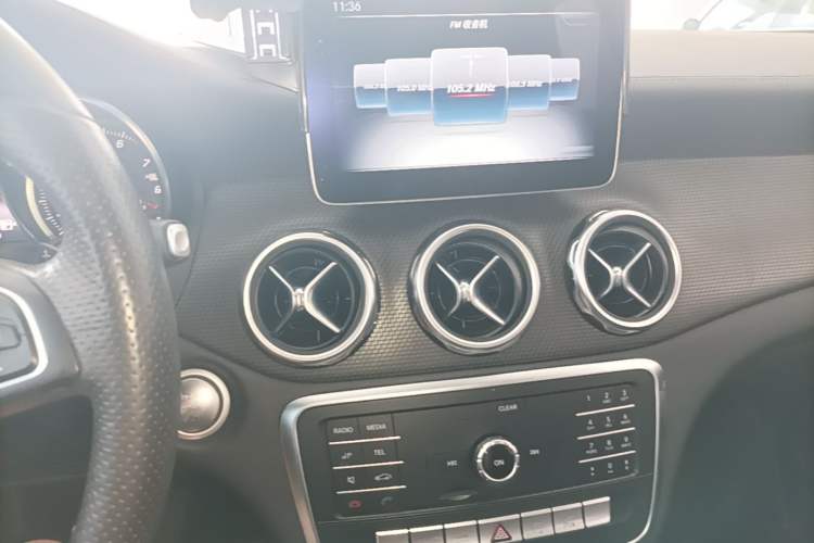 Used Mercedes-Benz GLA 2018 GLA 200 Fashion Model Audio And AC Panel