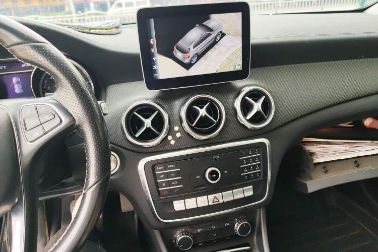 Used Mercedes-Benz GLA 2018 GLA 200 Fashion Model Audio And AC Panel