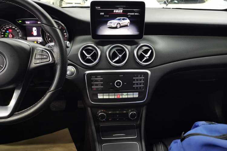 Used Mercedes-Benz GLA 2018 GLA 200 Sport Edition Audio And AC Panel