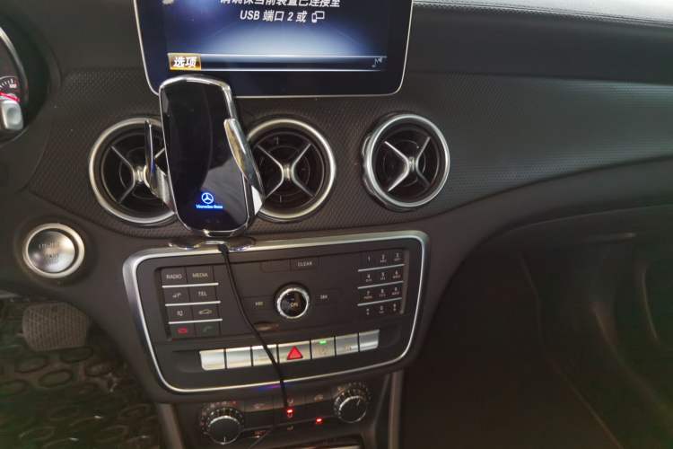 Used Mercedes-Benz GLA 2018 GLA 200 Fashion Model Audio And AC Panel