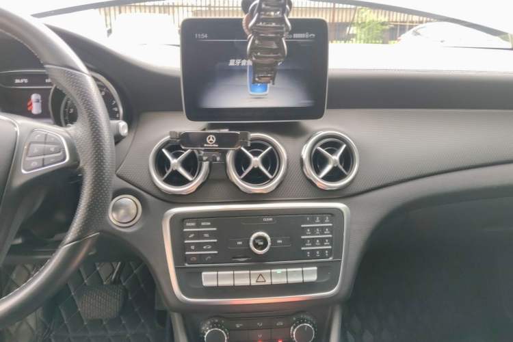 Used Mercedes-Benz GLA 2018 GLA 200 Fashion Model Audio And AC Panel