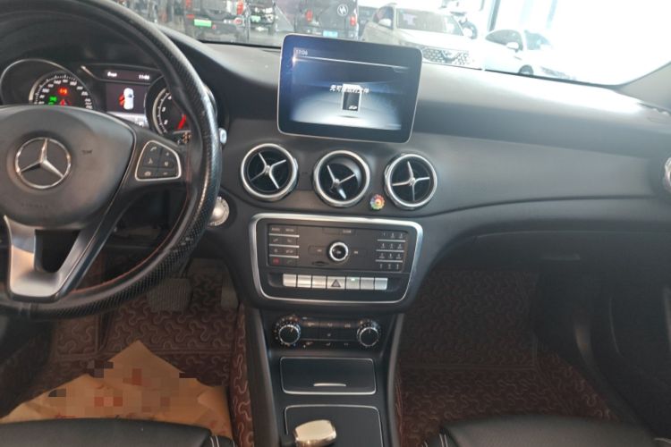 Used Mercedes-Benz GLA 2018 GLA 200 Sport Edition Audio And AC Panel
