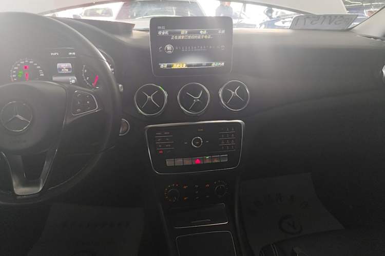 Used Mercedes-Benz GLA 2018 GLA 200 Fashion Model Audio And AC Panel