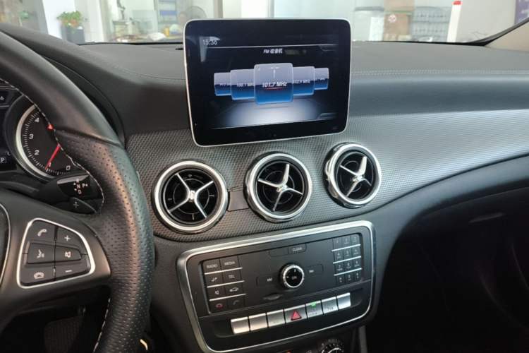 Used Mercedes-Benz GLA 2018 GLA 200 Fashion Model Audio And AC Panel