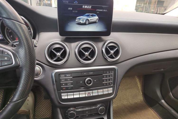 Used Mercedes-Benz GLA 2018 GLA 220 4MATIC Sport Edition Audio And AC Panel