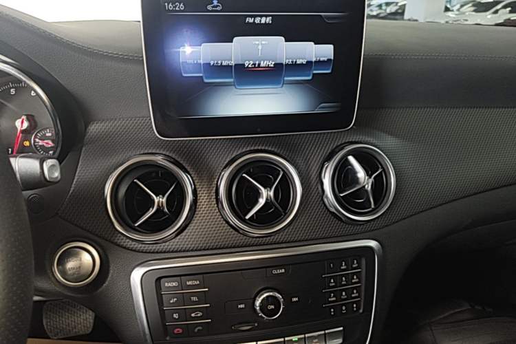 Used Mercedes-Benz GLA 2018 GLA 200 Fashion Model Audio And AC Panel