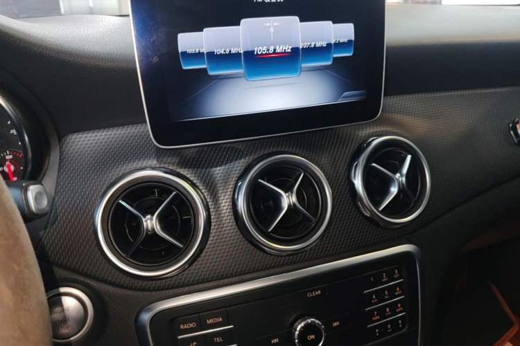 Used Mercedes-Benz GLA 2018 GLA 200 Sport Edition Audio And AC Panel