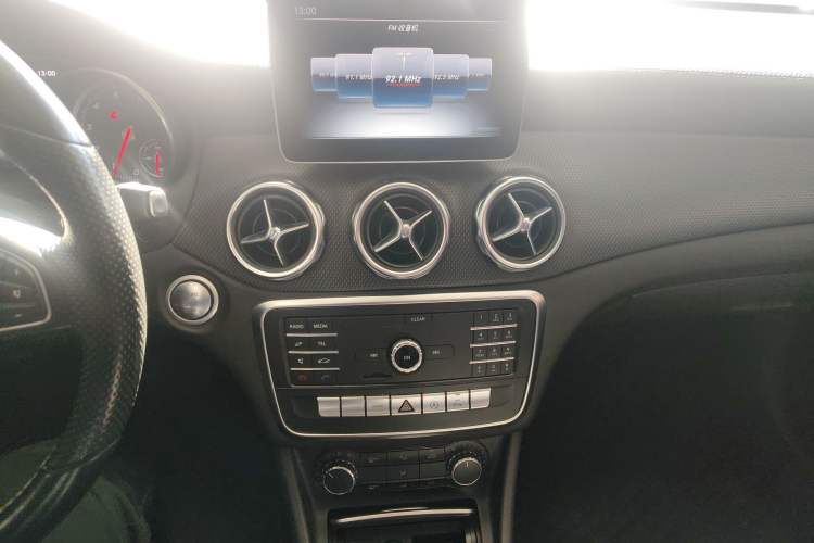 Used Mercedes-Benz GLA 2018 GLA 200 Fashion Model Audio And AC Panel