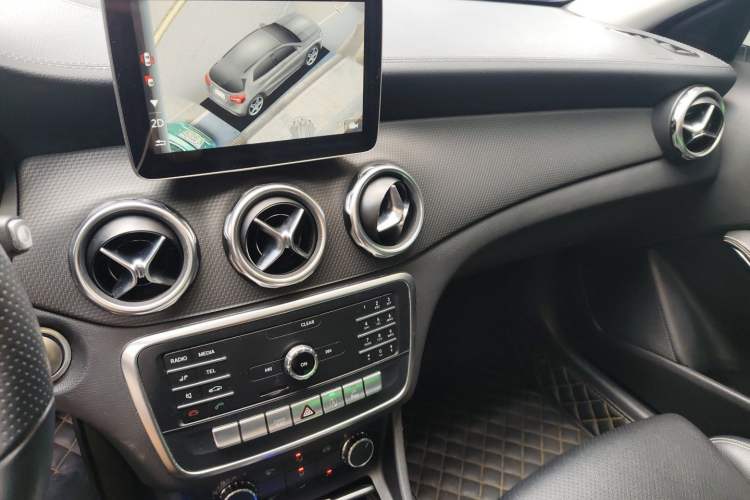 Used Mercedes-Benz GLA 2018 GLA 200 Fashion Model Audio And AC Panel
