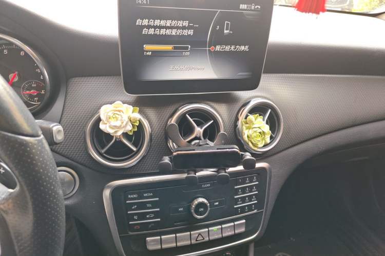 Used Mercedes-Benz GLA 2018 GLA 200 Sport Edition Audio And AC Panel