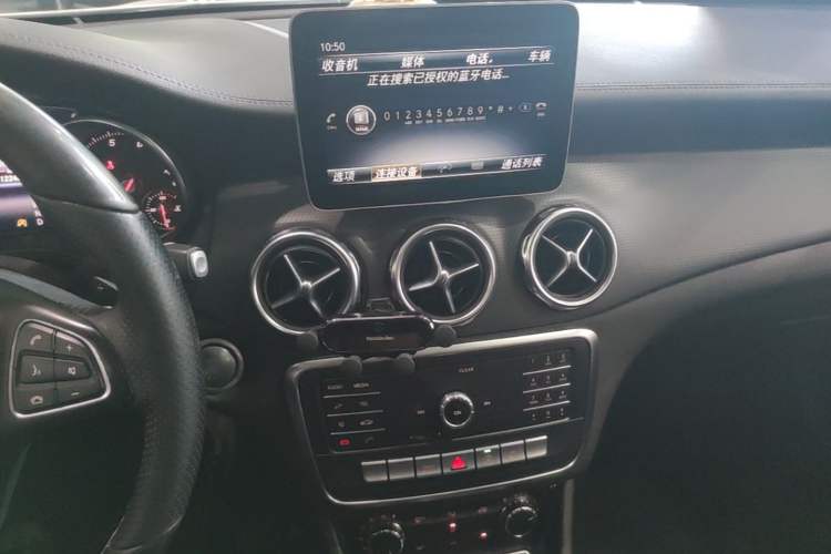 Used Mercedes-Benz GLA 2018 GLA 200 Fashion Model Audio And AC Panel