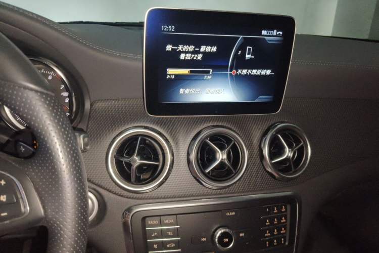 Used Mercedes-Benz GLA 2018 GLA 200 Fashion Model Audio And AC Panel