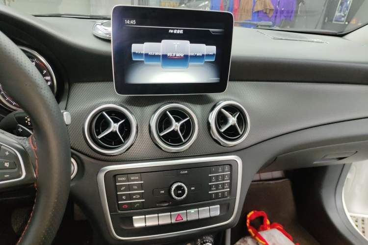 Used Mercedes-Benz GLA 2018 GLA 200 Sport Edition Audio And AC Panel