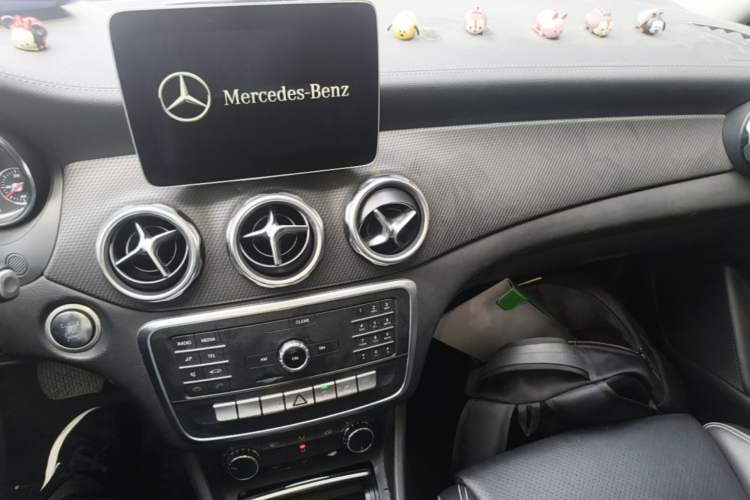 Used Mercedes-Benz GLA 2018 GLA 200 Fashion Model Audio And AC Panel