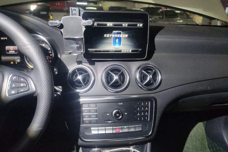 Used Mercedes-Benz GLA 2018 GLA 200 Fashion Model Audio And AC Panel