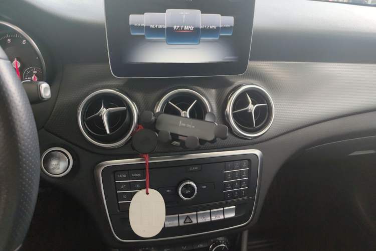 Used Mercedes-Benz GLA 2018 GLA 200 Sport Edition Audio And AC Panel