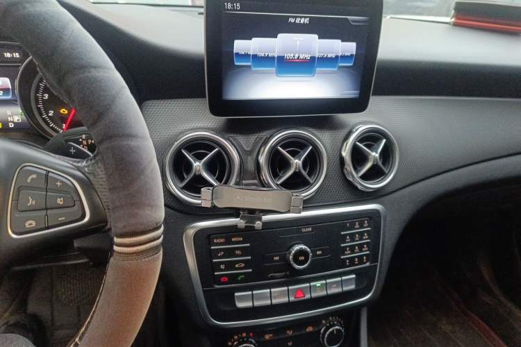 Used Mercedes-Benz GLA 2018 GLA 200 Sport Edition Audio And AC Panel