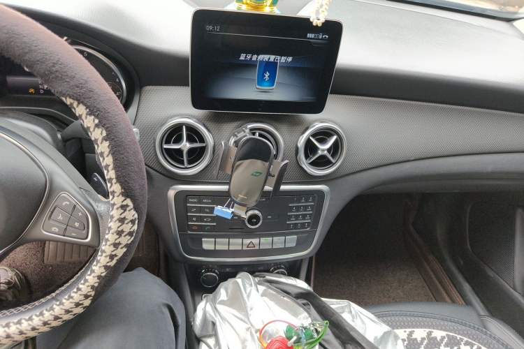 Used Mercedes-Benz GLA 2018 GLA 200 Sport Edition Audio And AC Panel