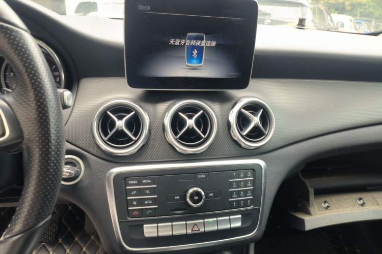 Used Mercedes-Benz GLA 2018 GLA 200 Sport Edition Audio And AC Panel
