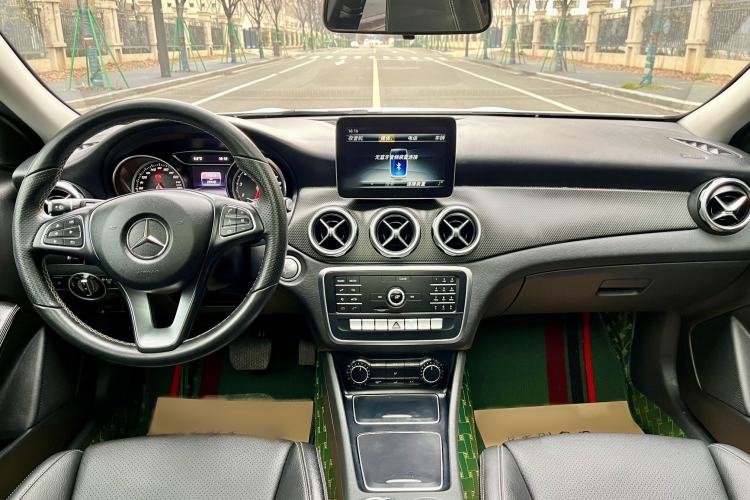 Used Mercedes-Benz GLA 2018 GLA 200 Sport Edition Audio And AC Panel