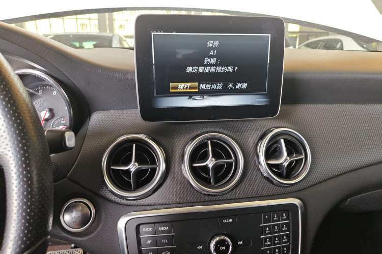 Used Mercedes-Benz GLA 2018 GLA 200 Sport Edition Audio And AC Panel
