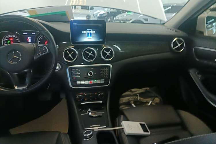 Used Mercedes-Benz GLA 2018 GLA 200 Fashion Model Audio And AC Panel