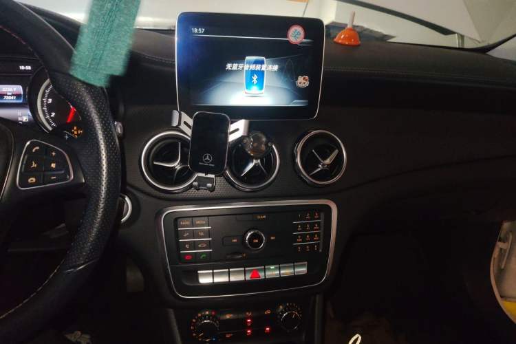Used Mercedes-Benz GLA 2018 GLA 200 Fashion Model Audio And AC Panel