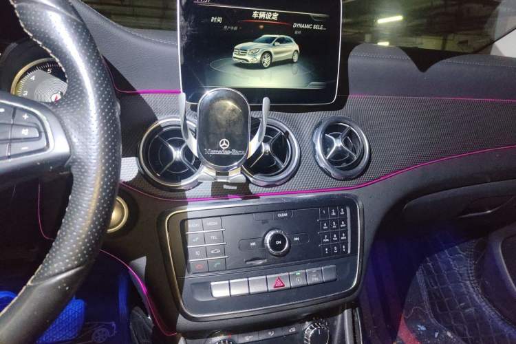 Used Mercedes-Benz GLA 2018 GLA 200 Fashion Model Audio And AC Panel