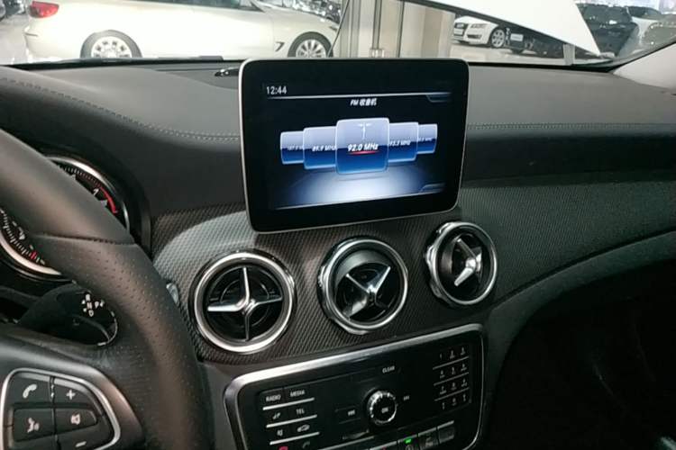 Used Mercedes-Benz GLA 2018 GLA 200 Fashion Model Audio And AC Panel