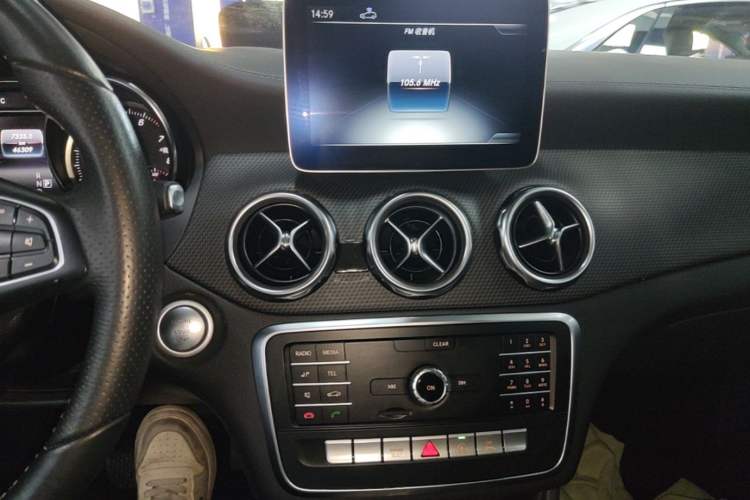 Used Mercedes-Benz GLA 2018 GLA 200 Fashion Model Audio And AC Panel