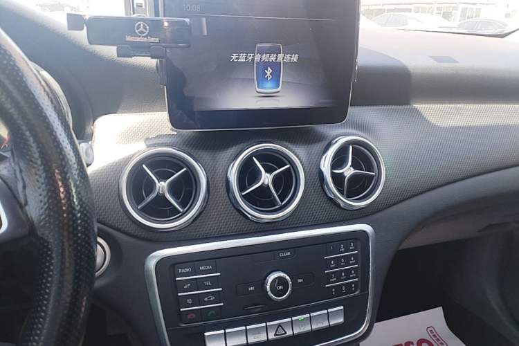 Used Mercedes-Benz GLA 2018 GLA 200 Sport Edition Audio And AC Panel